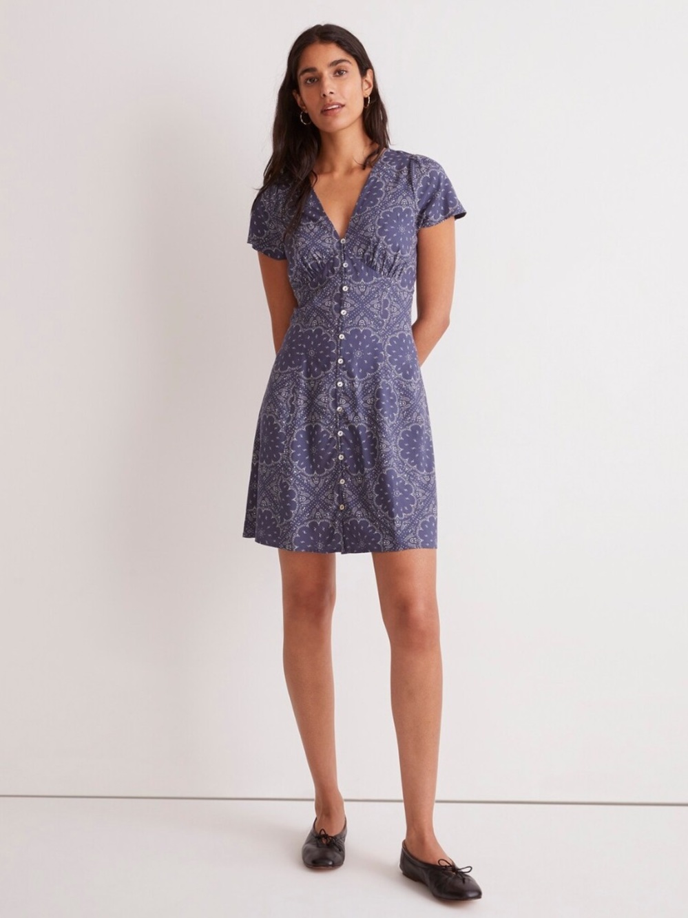 Madewell Shirred Bandana Print Button-Front V-Neck Mini Dress in Blue